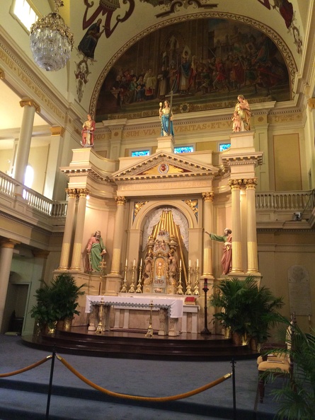 St Louis Cathedral Altar.JPG